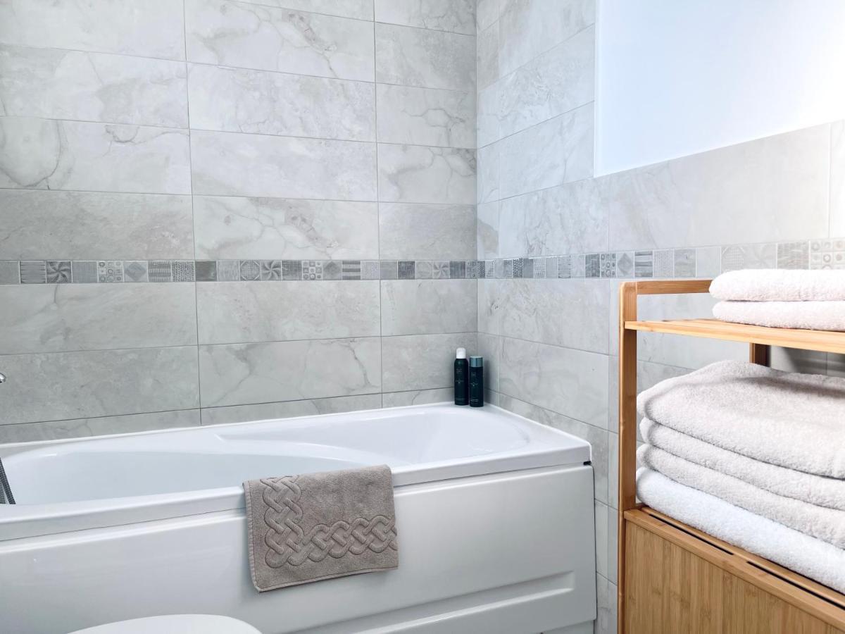 Express Estates Apartment Lisaura Екстериор снимка